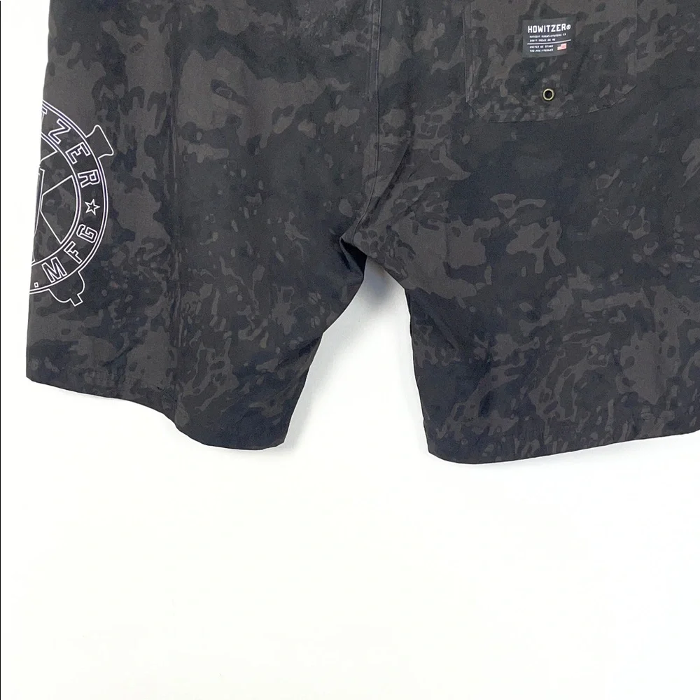 Howitzer Men's 40 Black Camo Drawstring Resort Vacation Logo Swim Board Shorts